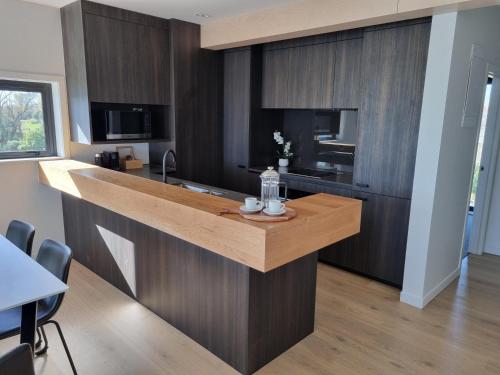 مطبخ, Clearwater Quays Apartments in Northwood