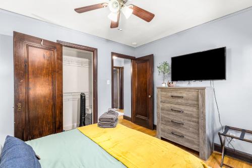 Charming 2 Family Duplex Home - Downtown Royal Oak in Royal Oak, USA