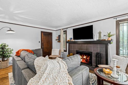 Charming 2 Family Duplex Home - Downtown Royal Oak in Royal Oak, USA