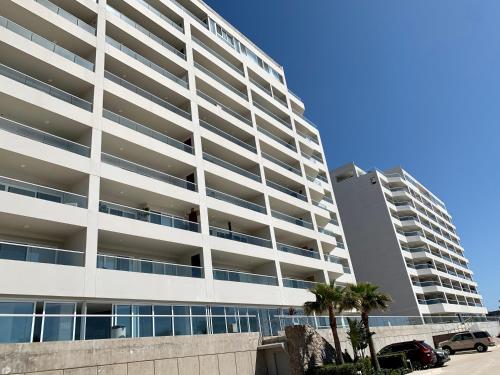 Fabulous Ocean View Condo with Walking Distance to the Beach!