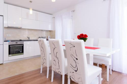 Apartments Violeta 1 - image 11