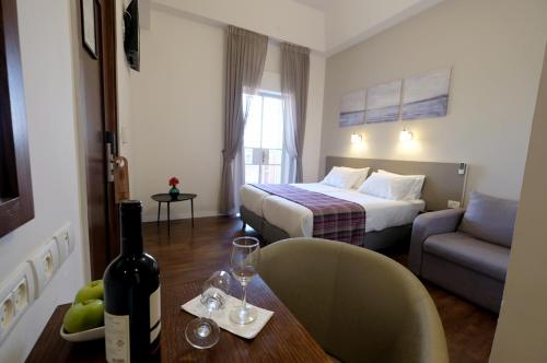 Scots House Hotel Room Type - Twin Room with Balcony & City View