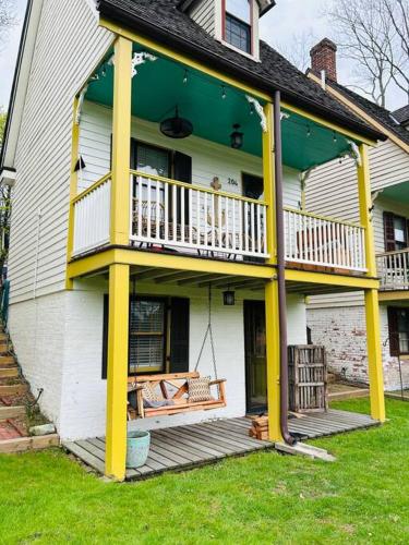 Captain’s Quarters - unique home on Corsica River! in Grasonville (MD)