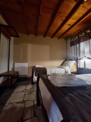 2 twin beds