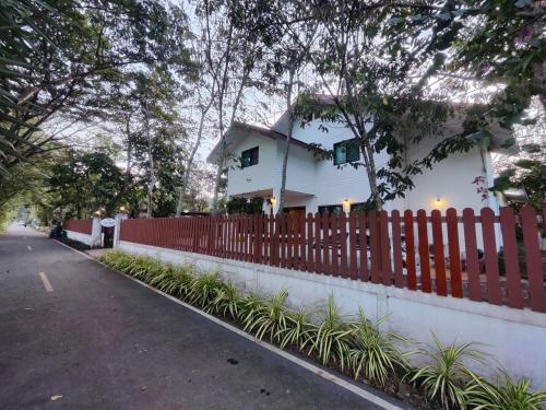 Bann White Chalet Khaoyai - Tap to explore photos