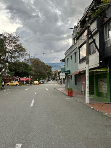 Aparta estudio amoblado 4 Medellín, San Joaquín, Medellín (Foto 2)