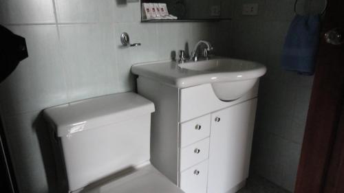 Double Room image 4