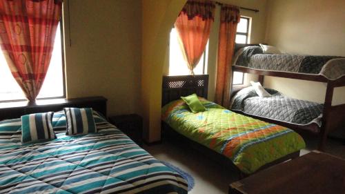 4-Bed Mixed Dormitory Room image 4