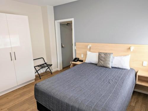 Standard Triple Studio