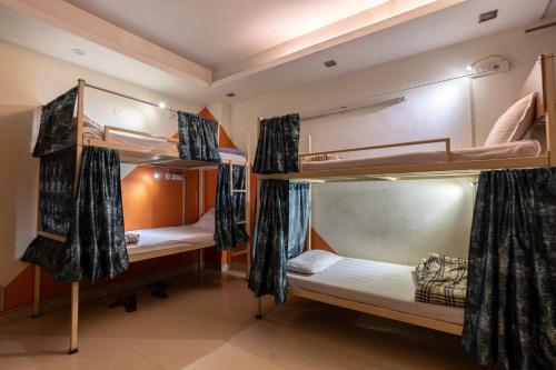 1 bunk bed