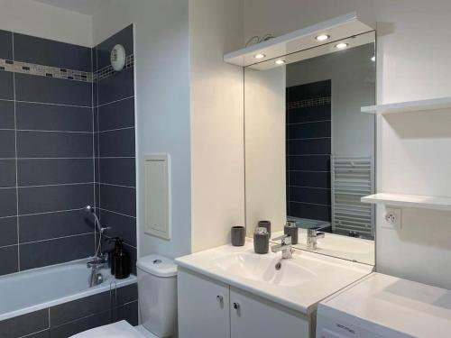 Studio Cosy à 10 min de Paris (Studio Cosy a 10 min de Paris) in Epinay-sur-Seine