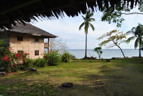 Exterior view, La Villa Alta in Larena