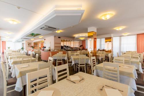 Hotel Raffaello - image 14