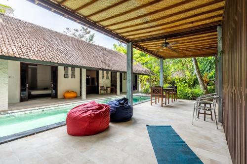 Surya Villa Manggis