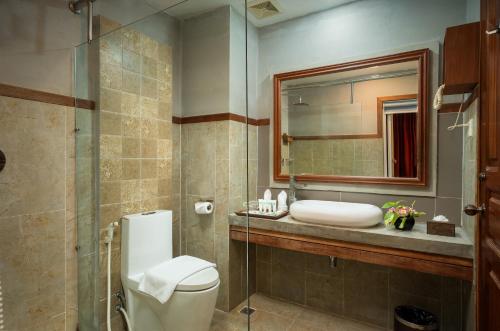 room detail thumbnail 2