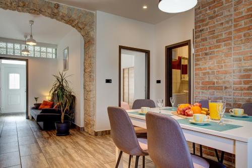 Apartment Laura with Terrace