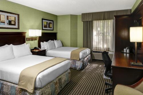 Holiday Inn Express Hotel & Suites Atlanta Buckhead