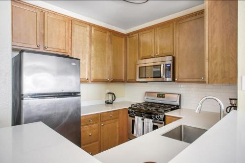 Burbank 1BR w Gym Pool WD nr Olive Ave LAX-885 in Burbank, USA