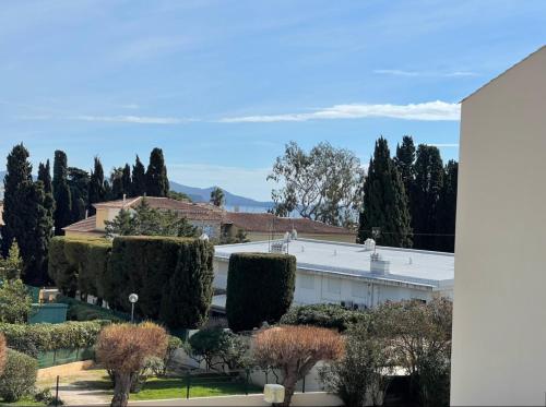 Charmant appartement à quelques mètres de la plage - Location saisonnière - La Londe-les-Maures