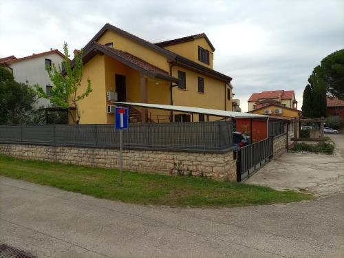  Apartments Ingrid, Pension in Novigrad