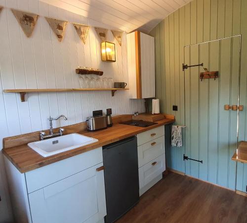 Facilities, Sika hut in Wareham