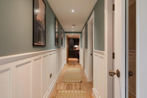 The Seelies - Luxury Aparthotel - By The House of Danu in Kingussie