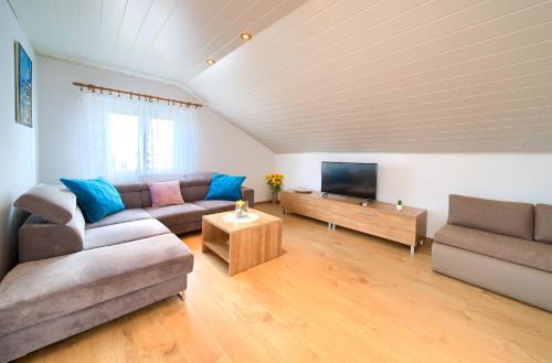 Apartment Mladen - image 11