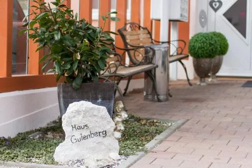 Hotel Garni Haus zum Gutenberg in Hallbergmoos, Deutschland