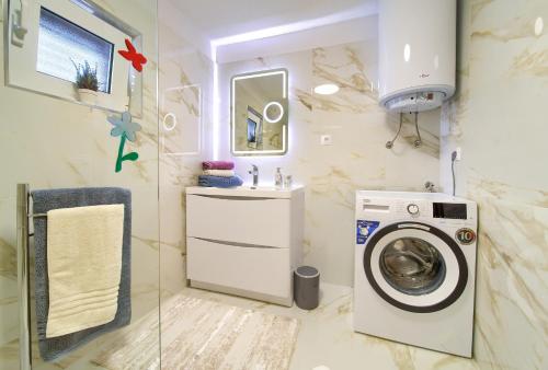 Apartment Mladen - image 2