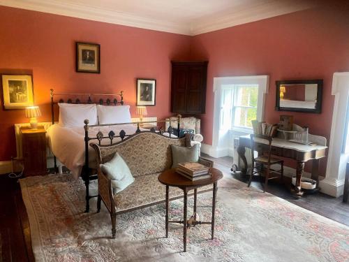 Roundwood House - image 9