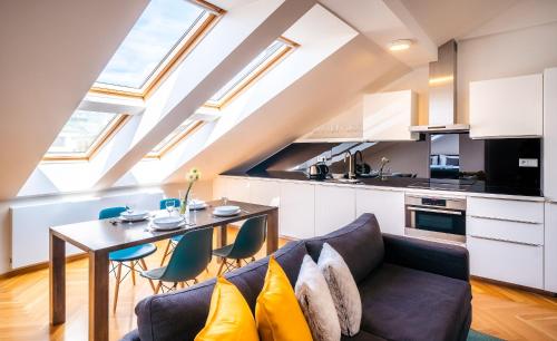 Luxurious Woodrow Wilson apt in Prague centre - image 3