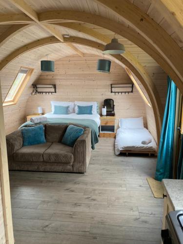 Owl Glamping Pod