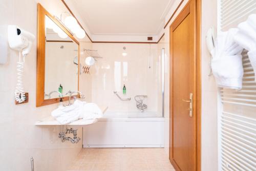 Strozzi Palace Hotel - image 9