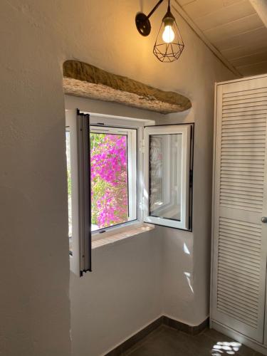 Country guest house with pool in ซานตามาเรีย