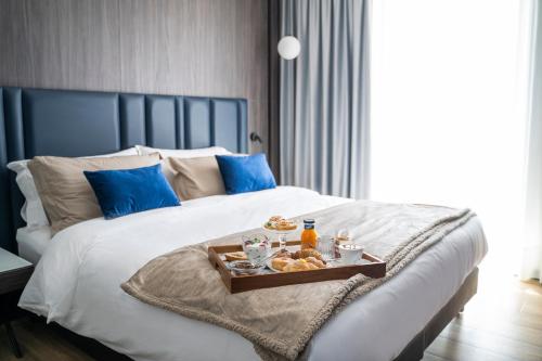 2 twin beds