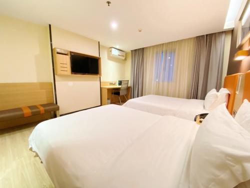 Twin room, superior