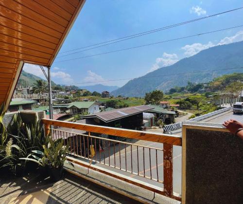 Pinecone Lodge & Restaurant in La Trinidad