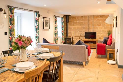 Stainsborough Hall Holiday Cottages 4
