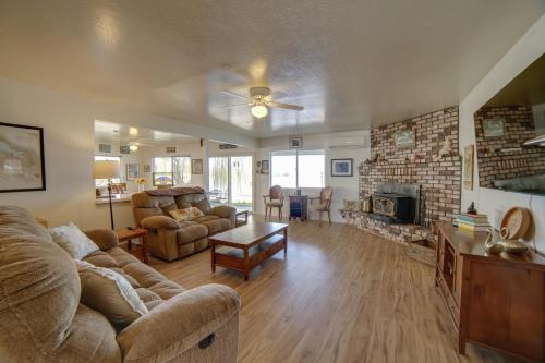 Waterfront Lakeport Rental Home with Private Dock! in Kelseyville