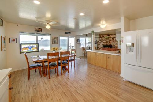 Waterfront Lakeport Rental Home with Private Dock! in Kelseyville