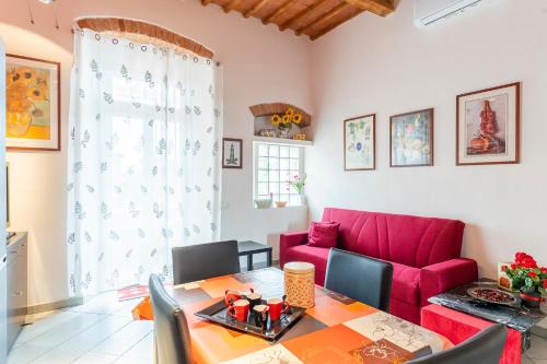  Piazza Sforzini Cozy Apartment near the Sea! in Livorno