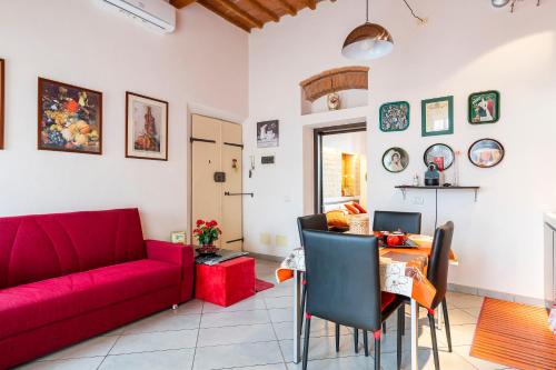 Piazza Sforzini Cozy Apartment near the Sea! in Livorno