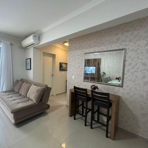 037C - Apartamento 2 dormitórios na praia de Bombas (037C - Apartamento 2 dormitorios na praia de Bombas) in บอมบิญาส