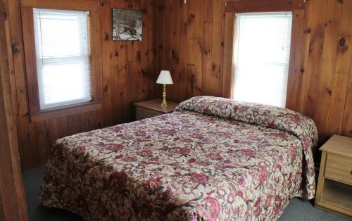 Pine Valley Cabins - main image