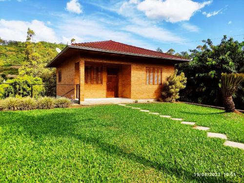 . Casa de campo com acesso ao Rio