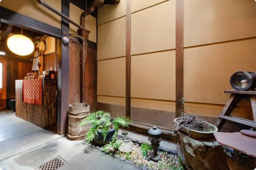 Guesthouse Kingyoya in Nishijin