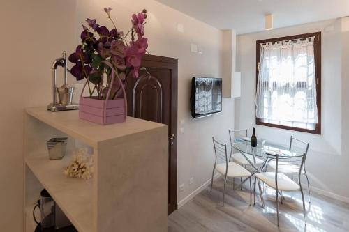 7 Quadri Home - Piazza Aldrovandi-