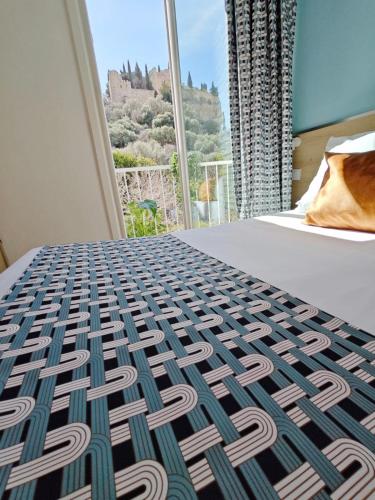 Double Room with Garden View image 3