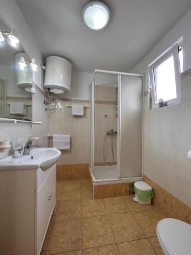 Standard Apartment image 8