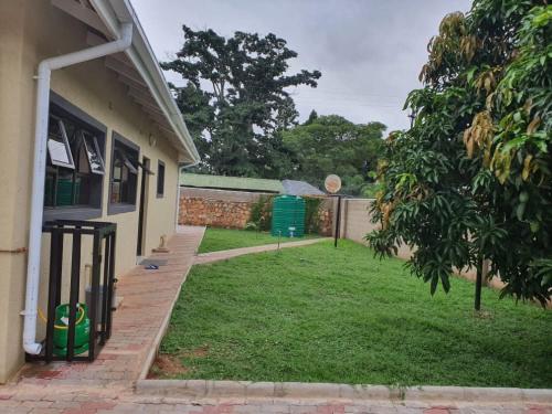 Faciliteiten, Posh 3 bedroomed guesthouse in Hillside with pool - 2039 in Bulawayo